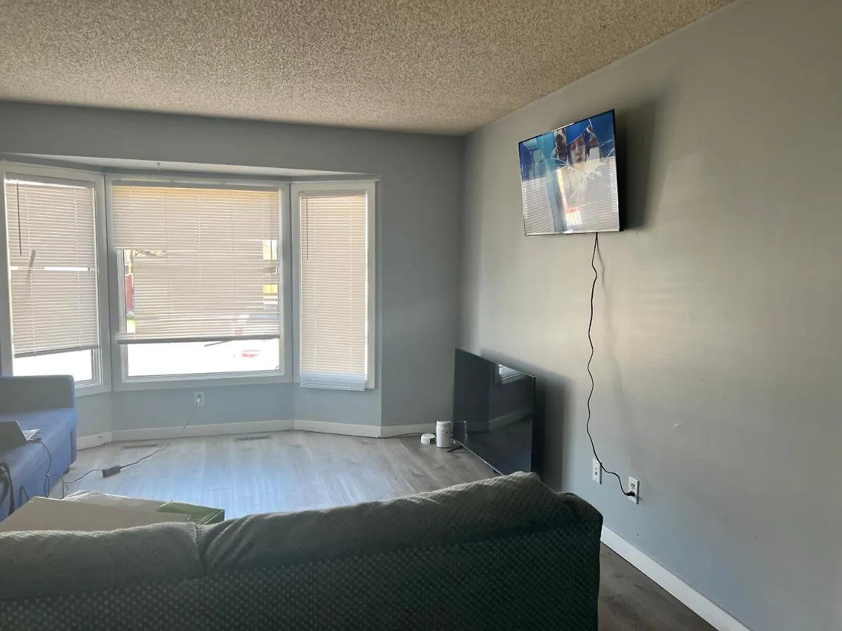 Room In Edmonton*Wifi*Netflix*Tv*Parking Kanada